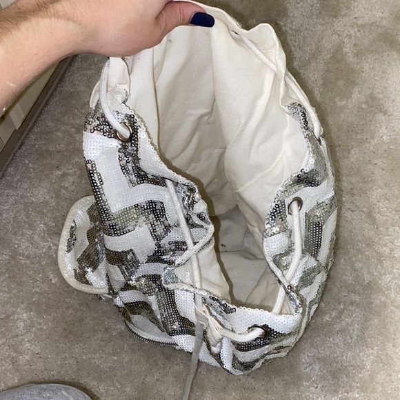 Victoria’s Secret PINK Silver and White Chevron Sequin Backpack - Picture 8 of 9